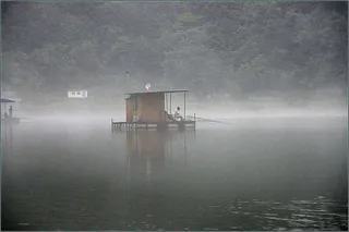 물안개속에서의 낚시