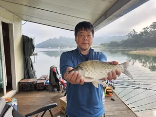 제일4짜대물과 준척마리수 