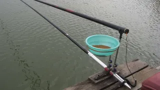 떡밥 그릇 거치대