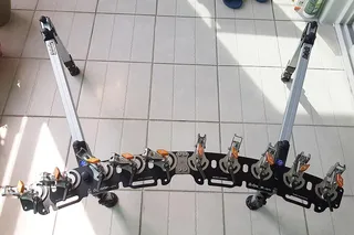 크루션 받침틀과 우경섭다리 호환접목