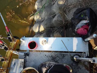 소좌와 발판의 결합