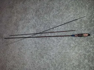 대나무낚시대와 좌대 재작