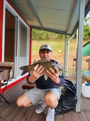 돌감낚시터 4짜 붕어조황입니다.