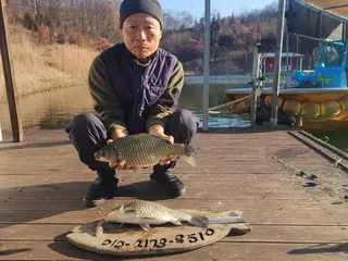 돌감낚시터 4짜 조황입니다.