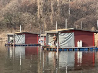 솔낚시터 사짜 및 월척 조황입니다.