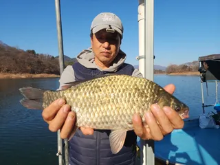 돌감낚시터 4짜 조황입니다.