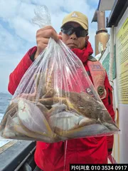 오늘 오전 조황 입니다  다들 얼마나 열심히 낚시를 잘 하시는지 조황이 풍성 합니다  초보님들은 초보님들 나름 배운데로 열심히 선수님들도 열심히~~  다들 잘해주신 덕분에 못잡으신 분 없이 다들 두둑하네요~!  오전 함께 하신 모든 분들 수고 많으셨습니다  감사합니다~^^  화수목금일쭉~모집 중이구요  하단이나 공지 모집 현황 참고 하셔서 편하게 전화주세요~♥  ★입급계좌수협= 0010-8011 0838 황권호 ​​ ★ 입급후 반드시 문자 남겨 주세요 