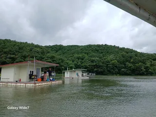 대물들이 득실거리는 어우실 주말 만석에도 입질이 고르게 