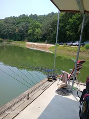 계속되는 입질 활성도가 좋아요  전좌대 만석임에도 수상좌대는 대만족