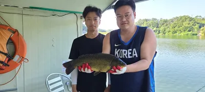 휴가철 피서 힐링 수곡낚시터 5짜대물붕어 금,토 주말 조황 및 방류