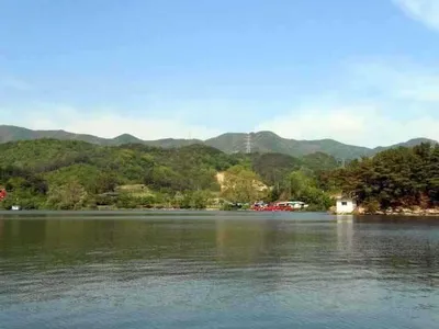 근로자의 날과 그 전날의 개심지 모습