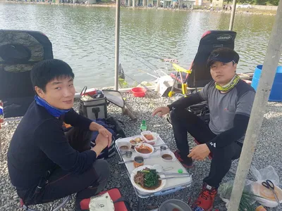 만수위의  거청낚시터 가족낚시터 붕어조황  6월  04