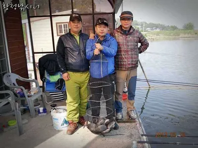 [황청낚시터]수상좌대/노지 모두 연타석 호조황입니다.