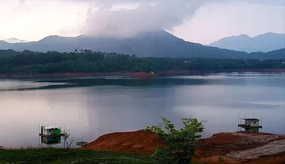 비오는날 수채화를 그리며 대물과 만남....