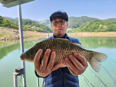 돌감낚시터 4짜 조황입니다.