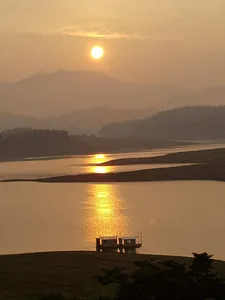 무거운 마음으로 개장을 전합니다.