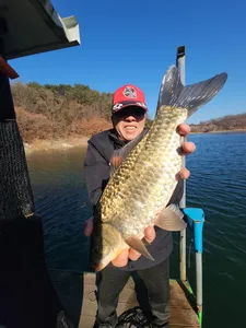 돌감낚시터 붕어4짜 조황입니다.