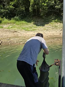 충주호 내림수위 속에서...