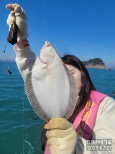 오늘도 굵직굵직 왕도다리 후두둑~!! 온종일 신나게 올려주시며 열낚 즐낚 하고왔습니다^0^