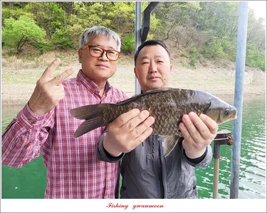 목벌 4 짜..용원지 월척 대박 조황..