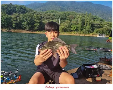 솔 4 짜 대물 및 월척 조황..