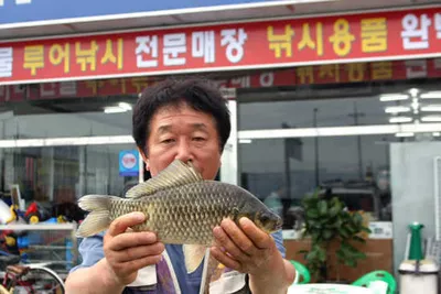 무더위 속에서 받는 입질.