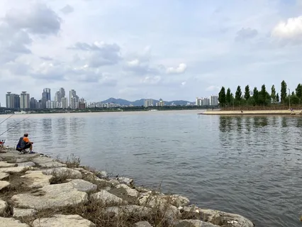 긴장마 그치고 벌써 자리잡은 사람들