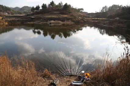 어느 소류지에서