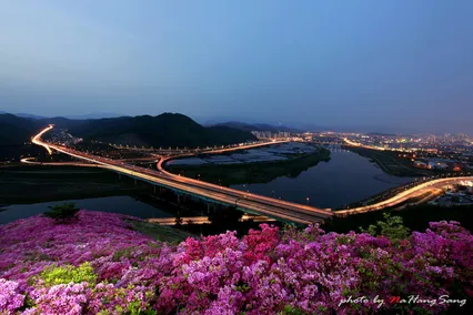 화룡산에 어둠이 내리면