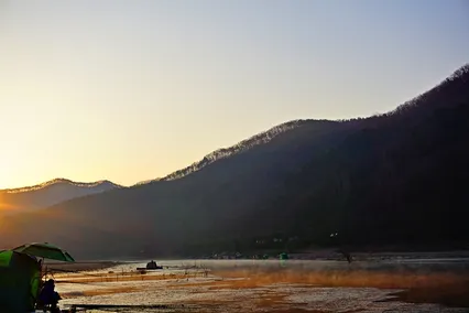 아침 장을 기다리며